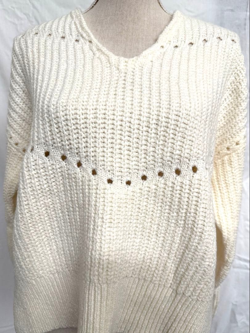 アイボリー Vネック ニット セーター