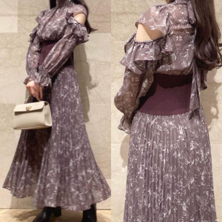 本格派ま! SNIDEL ウエストリブフレアスリーブプリーツワンピース ...