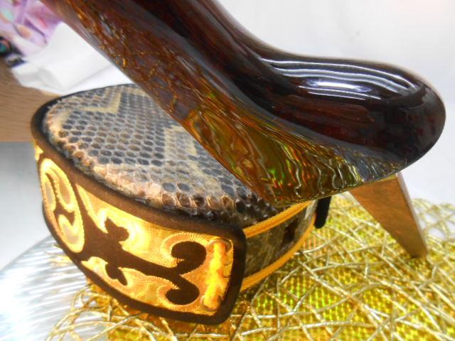 現品販売(送料無料)44.980円　沖縄三線専用　紫檀棹と胴巻付き蛇皮強化チーガ