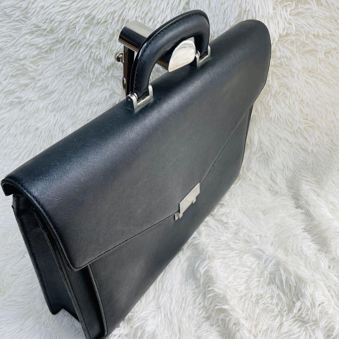 【良品】 バーバリー レザー 鍵 ビジネスバッグ　ハンドバッグ　金具 黒