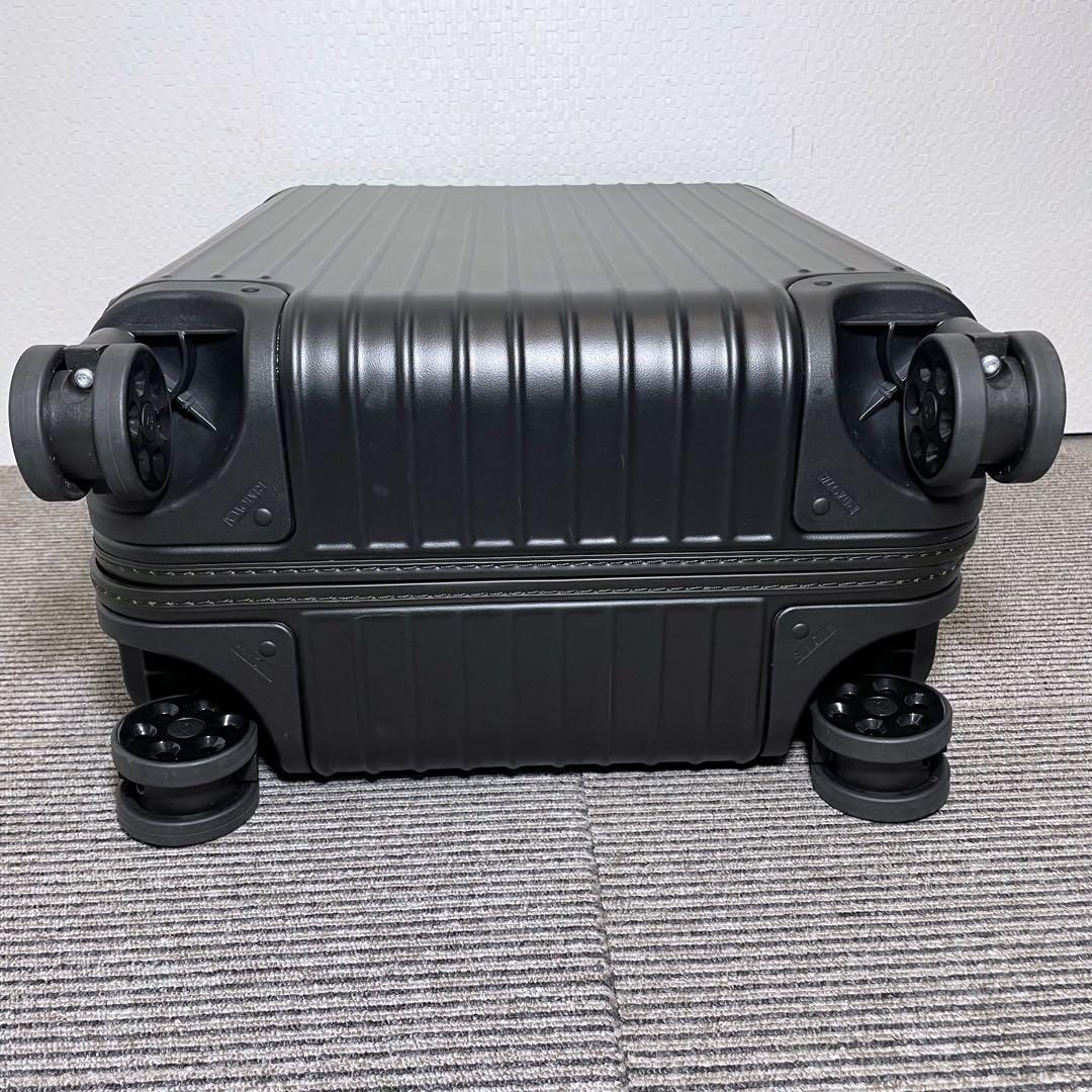 旅行かばん・小分けバッグ RIMOWA Essential Cabin Plus 52L 832.56
