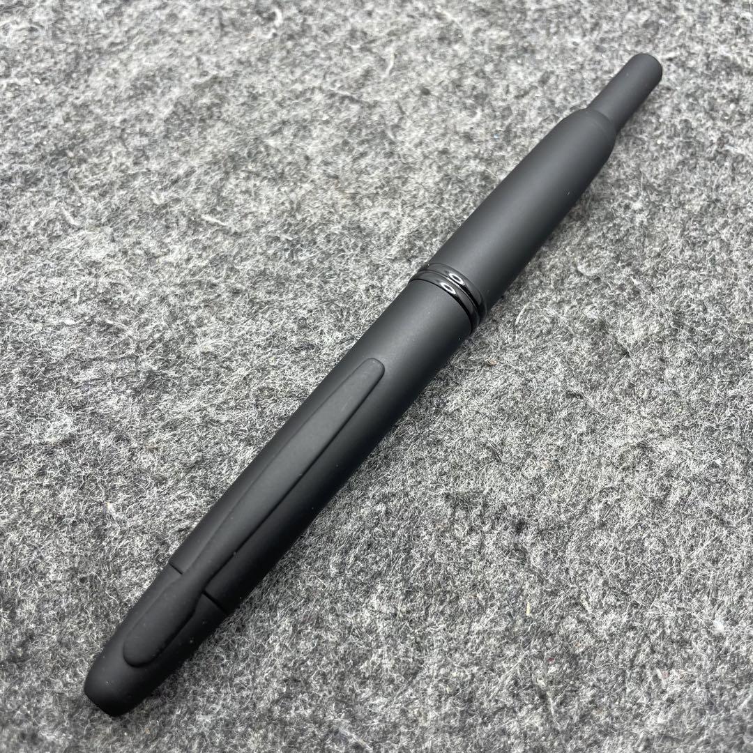 PE923□パイロット キャップレス マットブラック ノック式万年筆