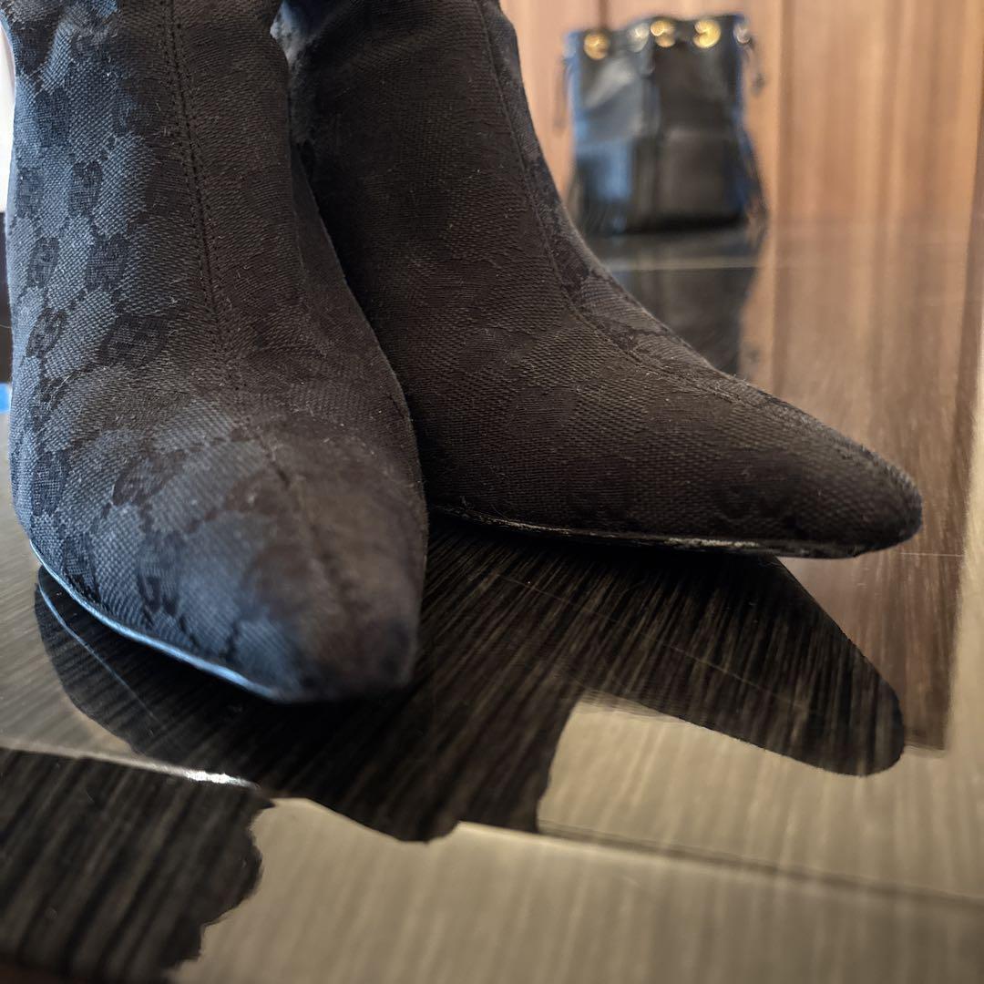 GUCCI ブラック レース模様 ブーティ 357A