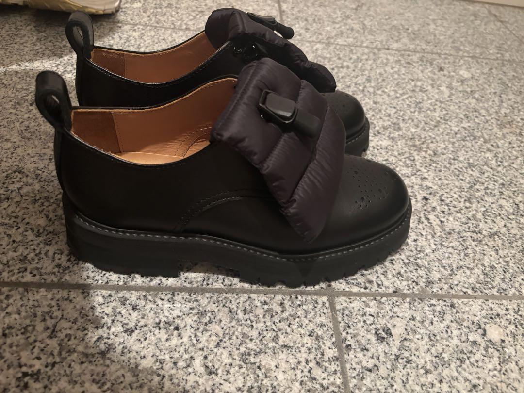 黒革靴
