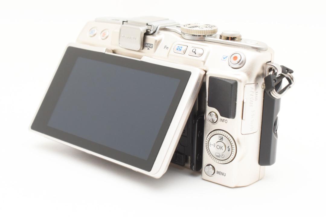 オリンパス E-PL6 ミラーレスデジタルカメラ ボディ シルバーOlympus