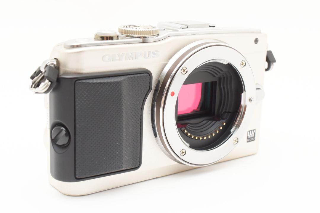 オリンパス E-PL6 ミラーレスデジタルカメラ ボディ シルバーOlympus