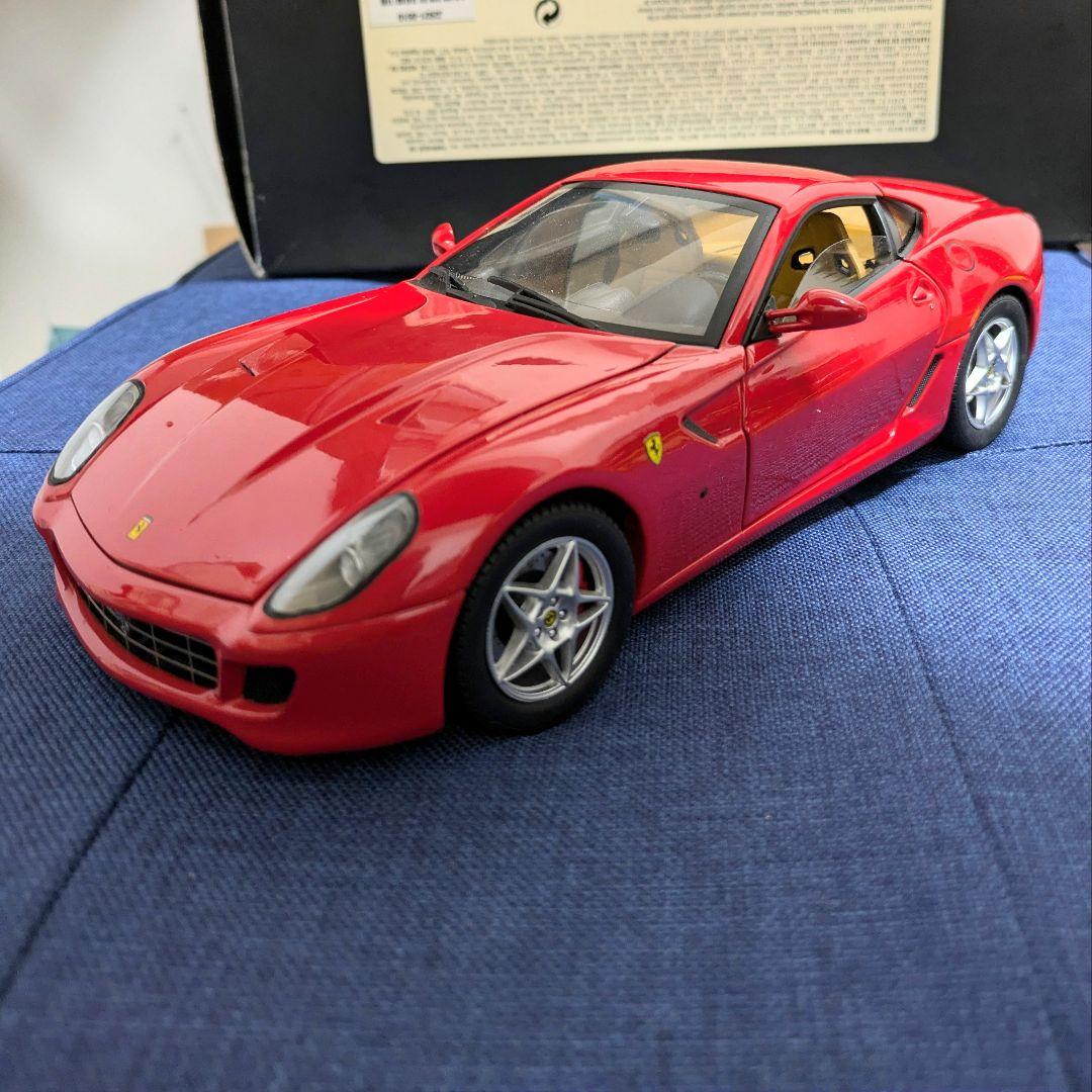Ferrari 599 1 18 hotwheel Elite matelFERRARI