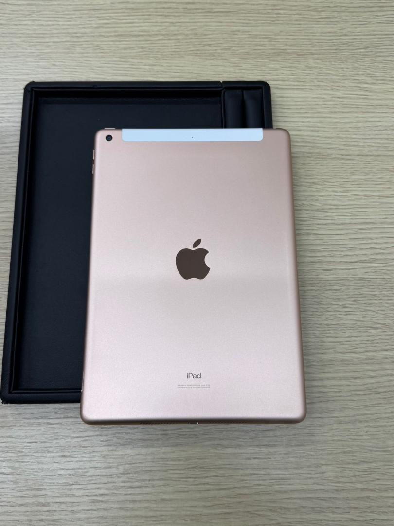 iPad 第7世代 Wi-Fi＋セルラーモデル 32GB 　A2198