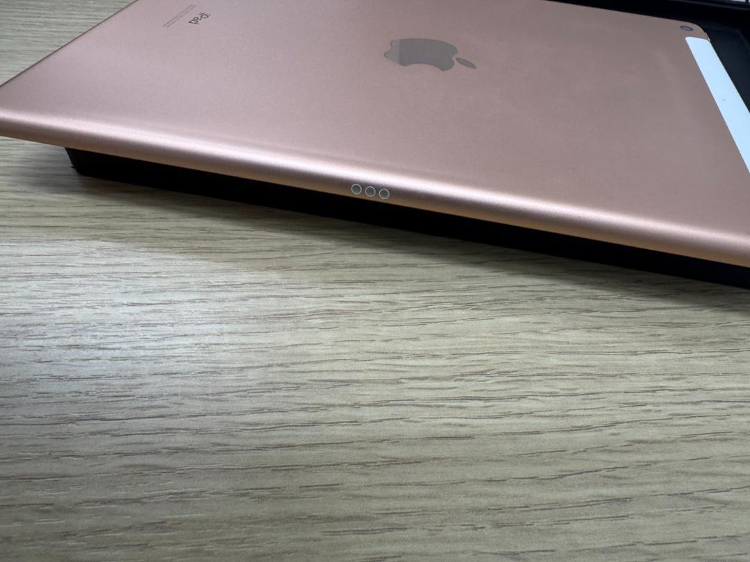 iPad 第7世代 Wi-Fi＋セルラーモデル 32GB 　A2198