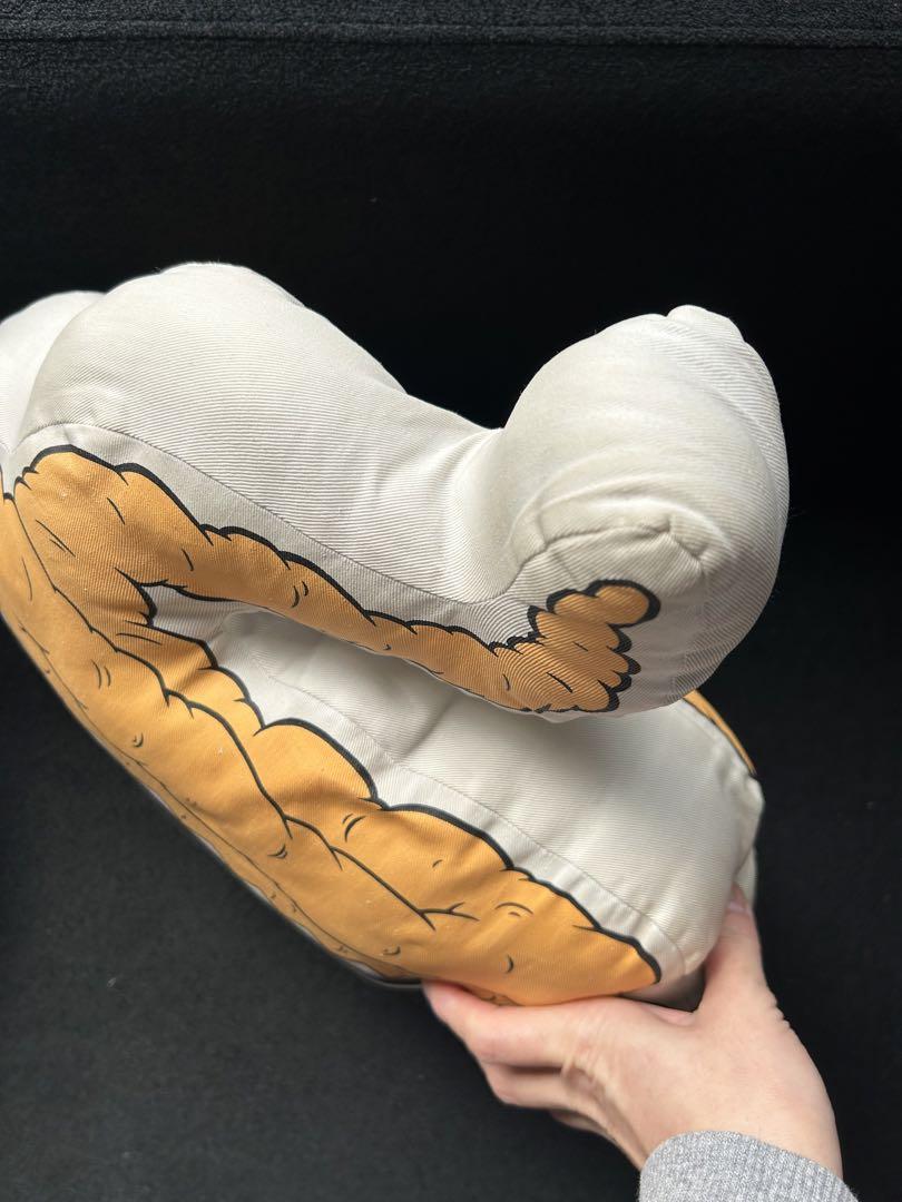 KAWS ORIGINAL FAKE クッション