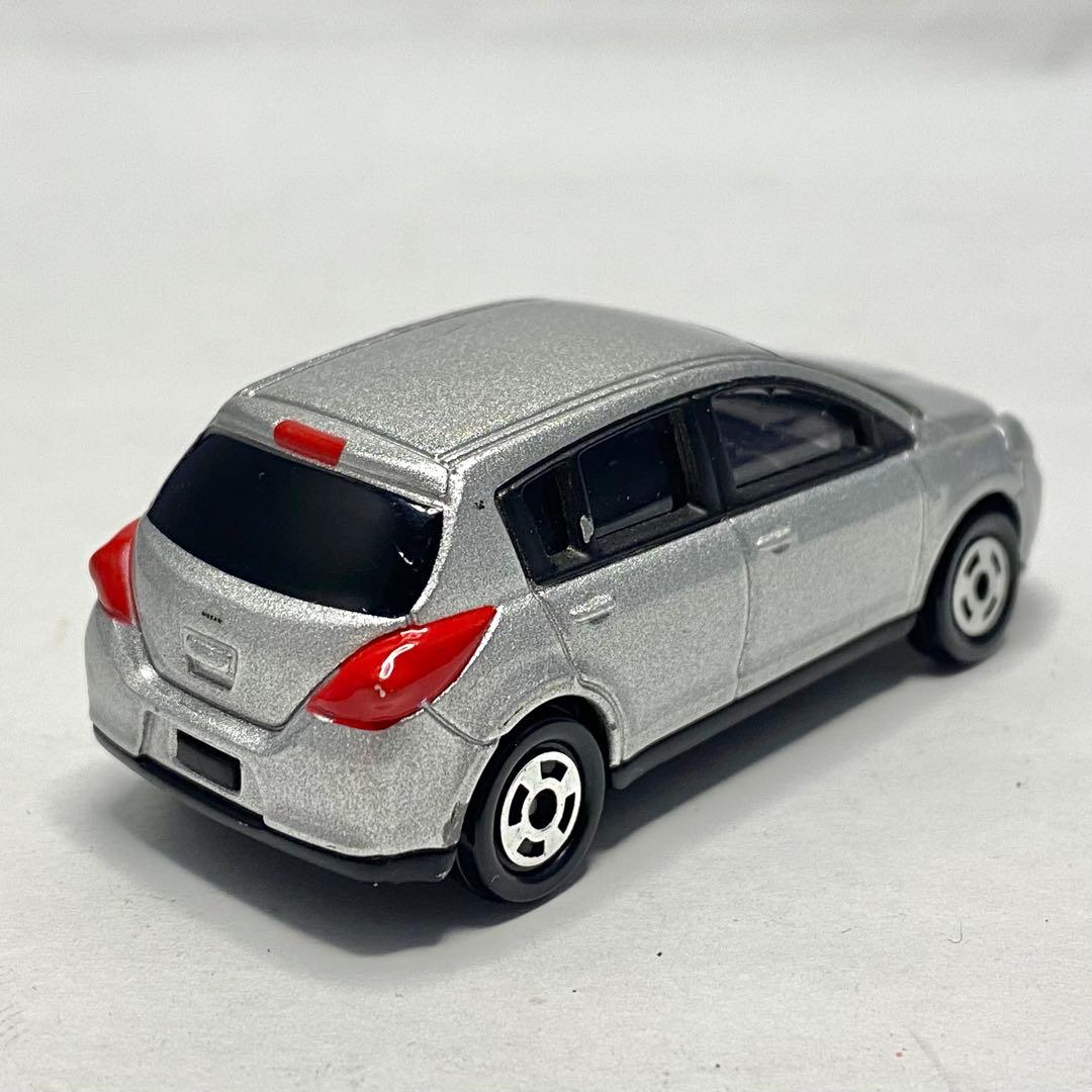 非売品 トミカ 日産 ティーダ ブリリアント シルバー カラーサンプル 非売品 トミカ 日産 ティーダ ブリリアント シルバー カラーサンプル