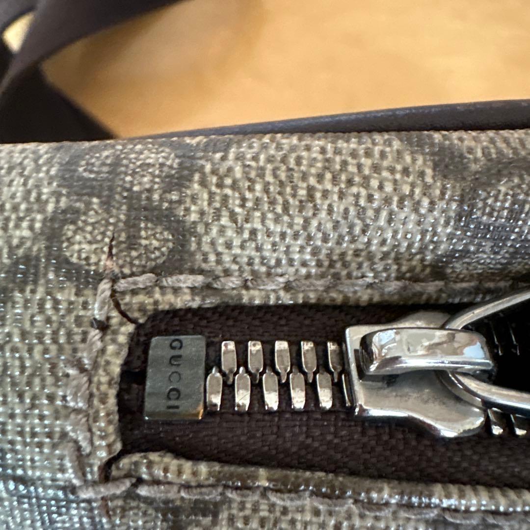 Gucci GGロゴ ショルダーバッグ グレー