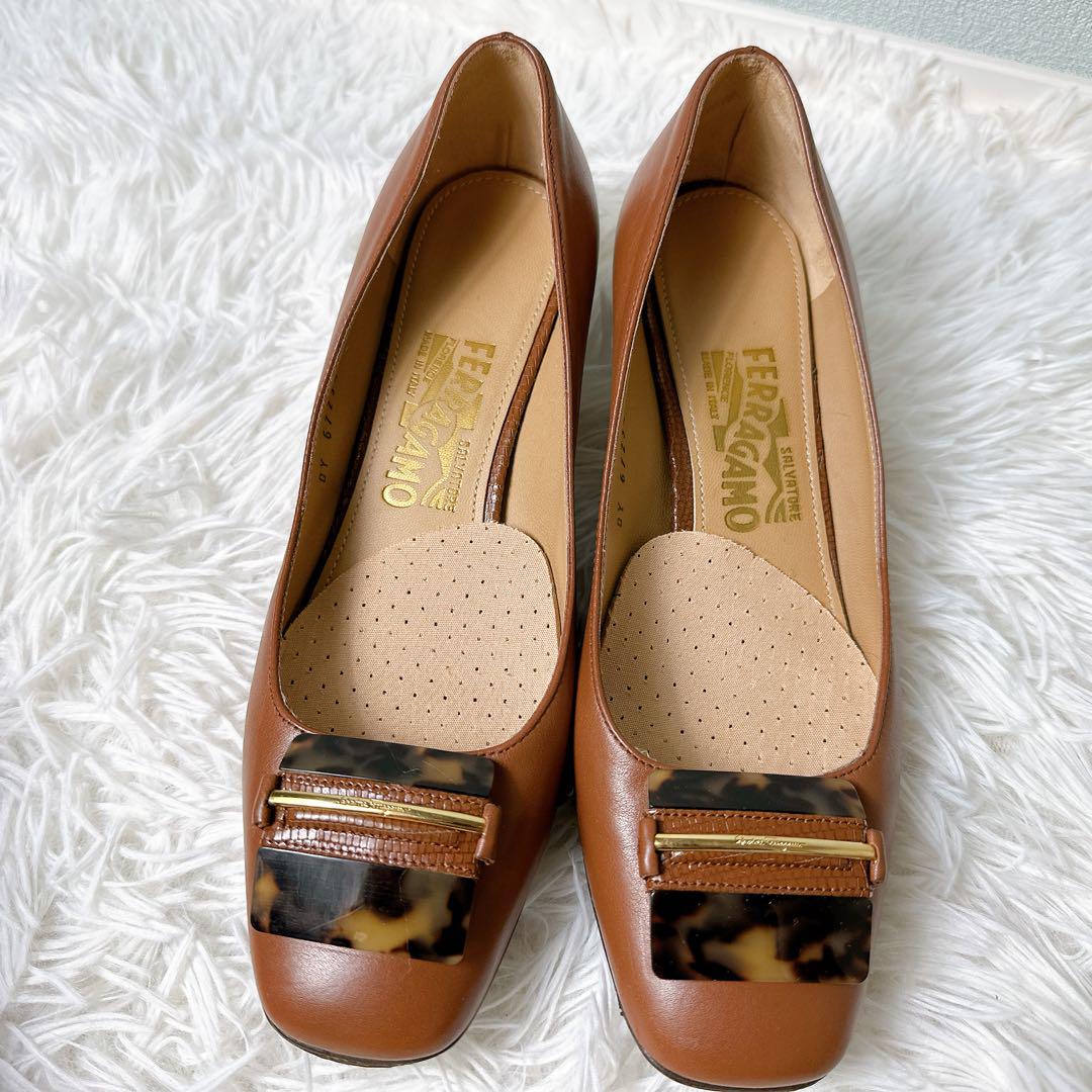 美品✨Salvatore Ferragamo パンプス 鼈甲 ゴールド金具