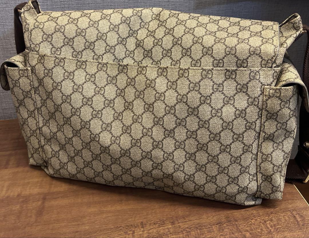GUCCI マザーズバック　メッセンジャーバック　ショップ袋付き