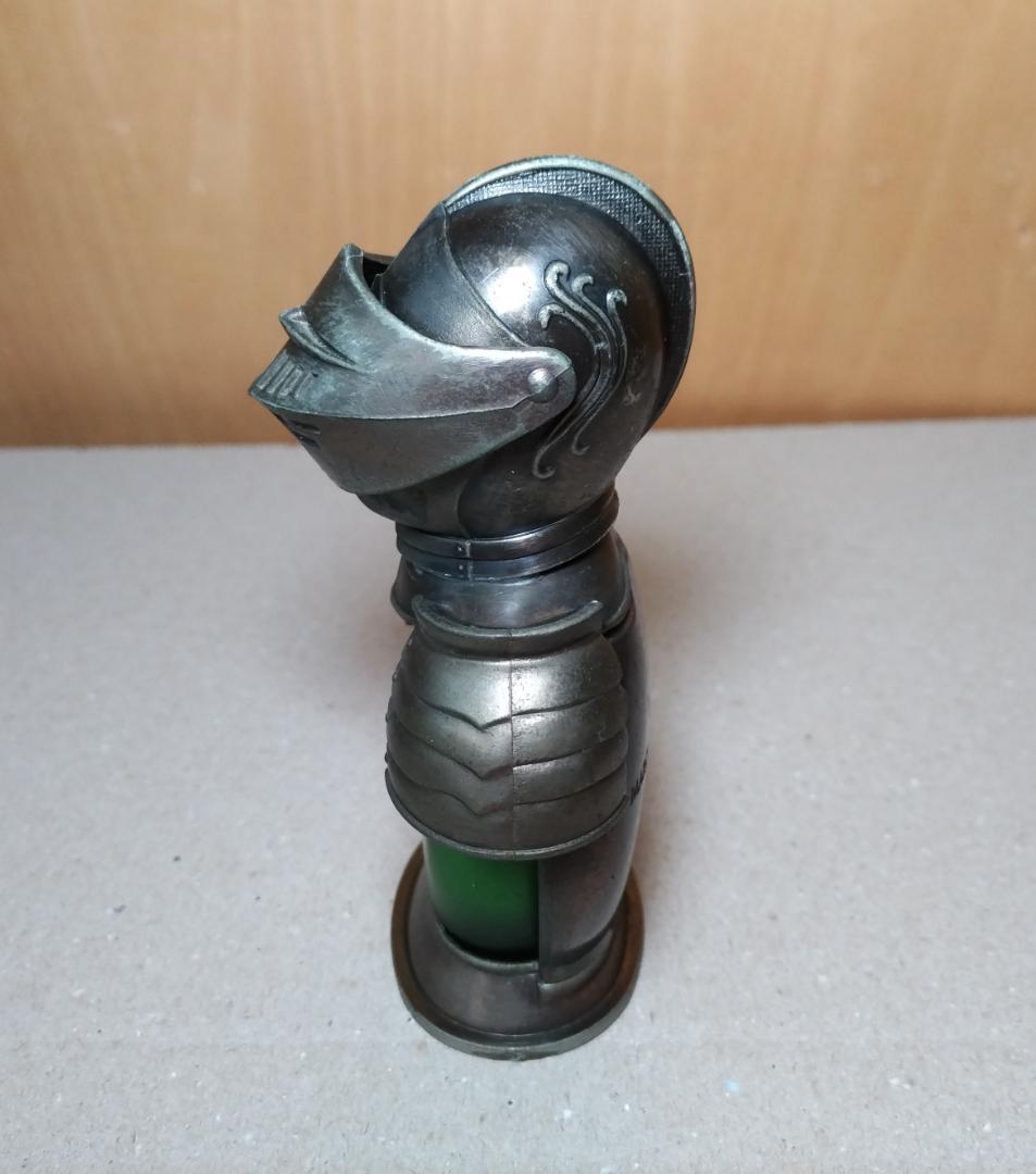 アルマニャック　ボトルカバー　甲冑　金属製 中世甲冑型ミニチュア・ブランデーボトル・カバー - メルカリ