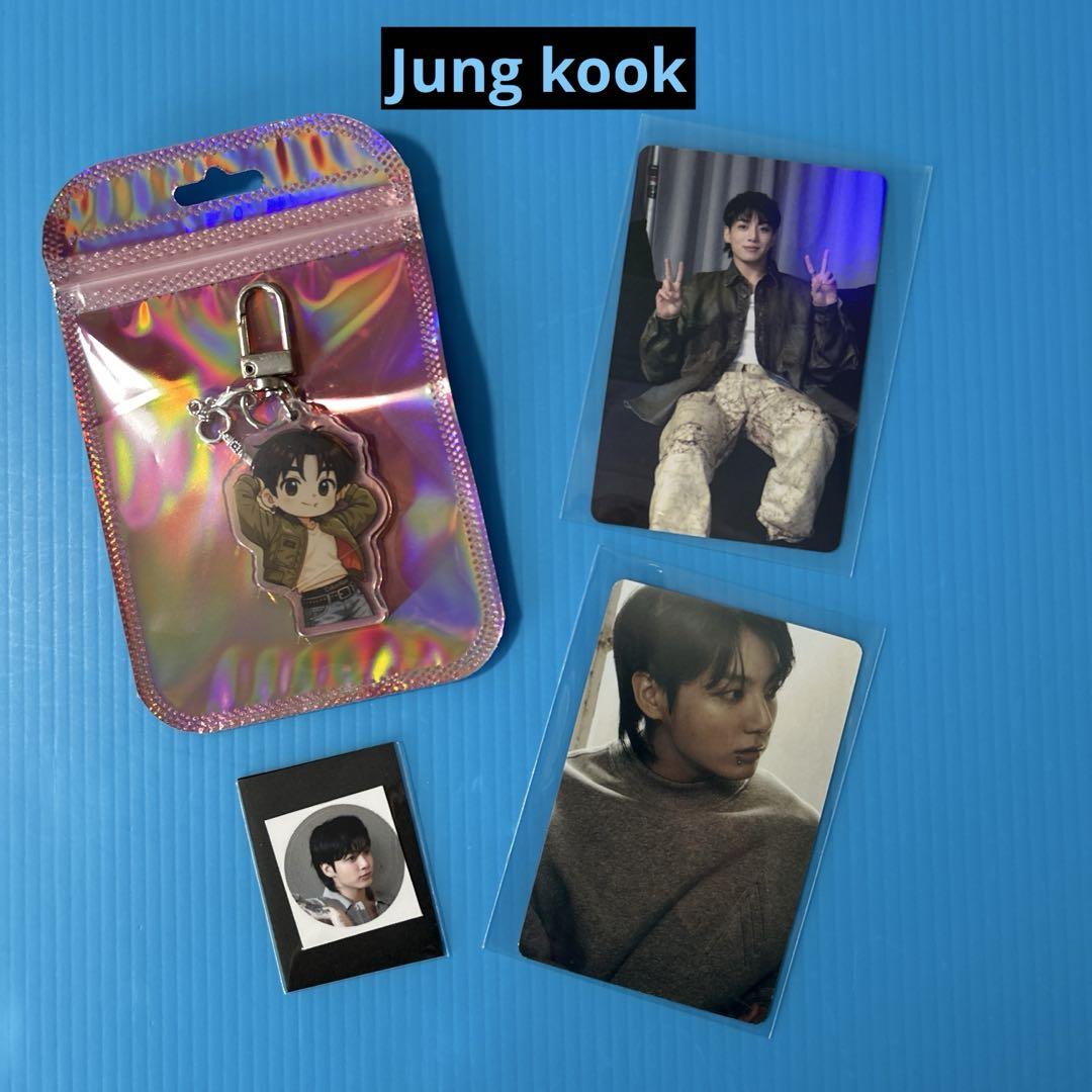 BTS Jung kook アクリルキーホルダー・フォトカード2点① - メルカリ