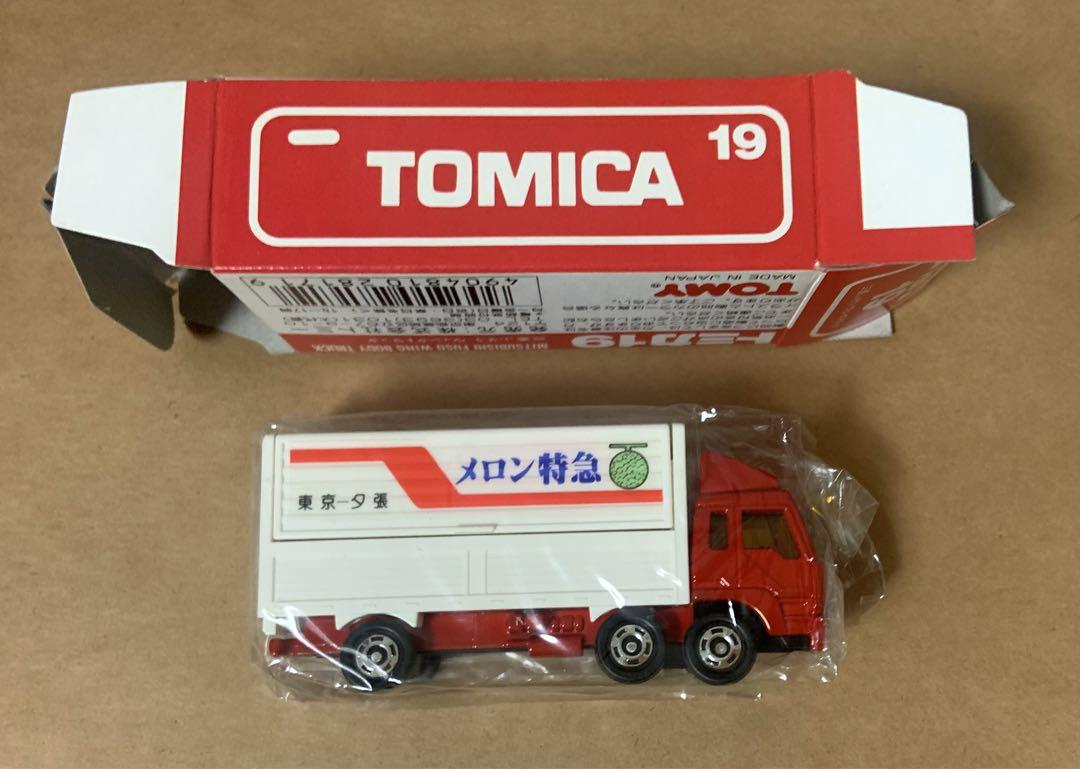 赤箱　トミカ19　三菱ふそう　ウィングトラック　メロン特急　日本製