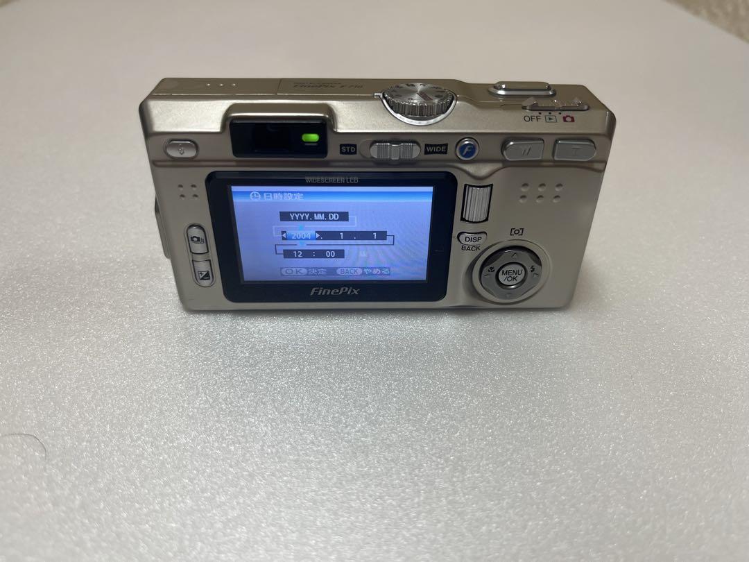 FUJIFILM FinePix F710 コンデジ Fujifilm FinePix F710 Zoom: Digital Photography Review