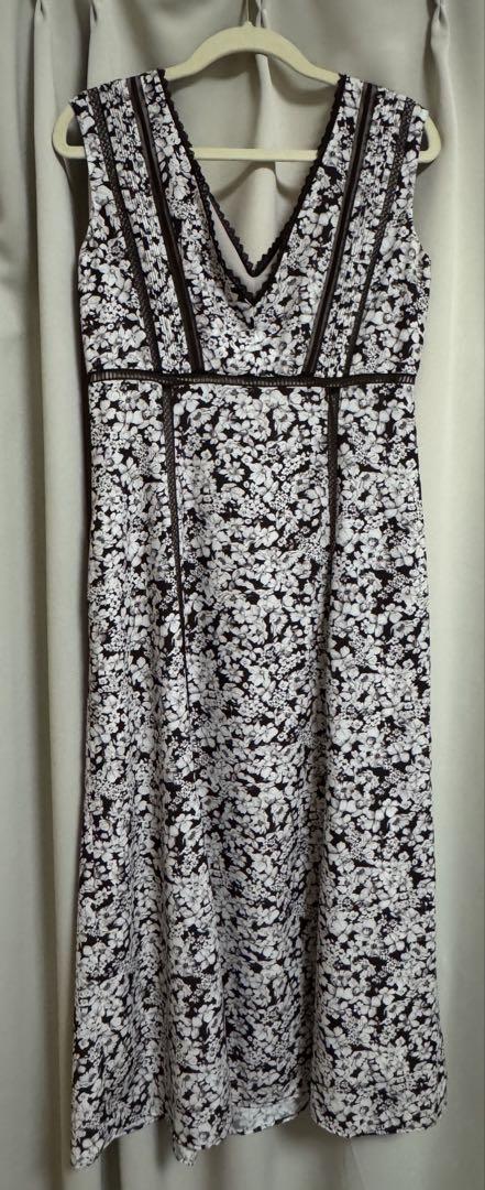【ぴー】Lace Trimmed Floral Dress