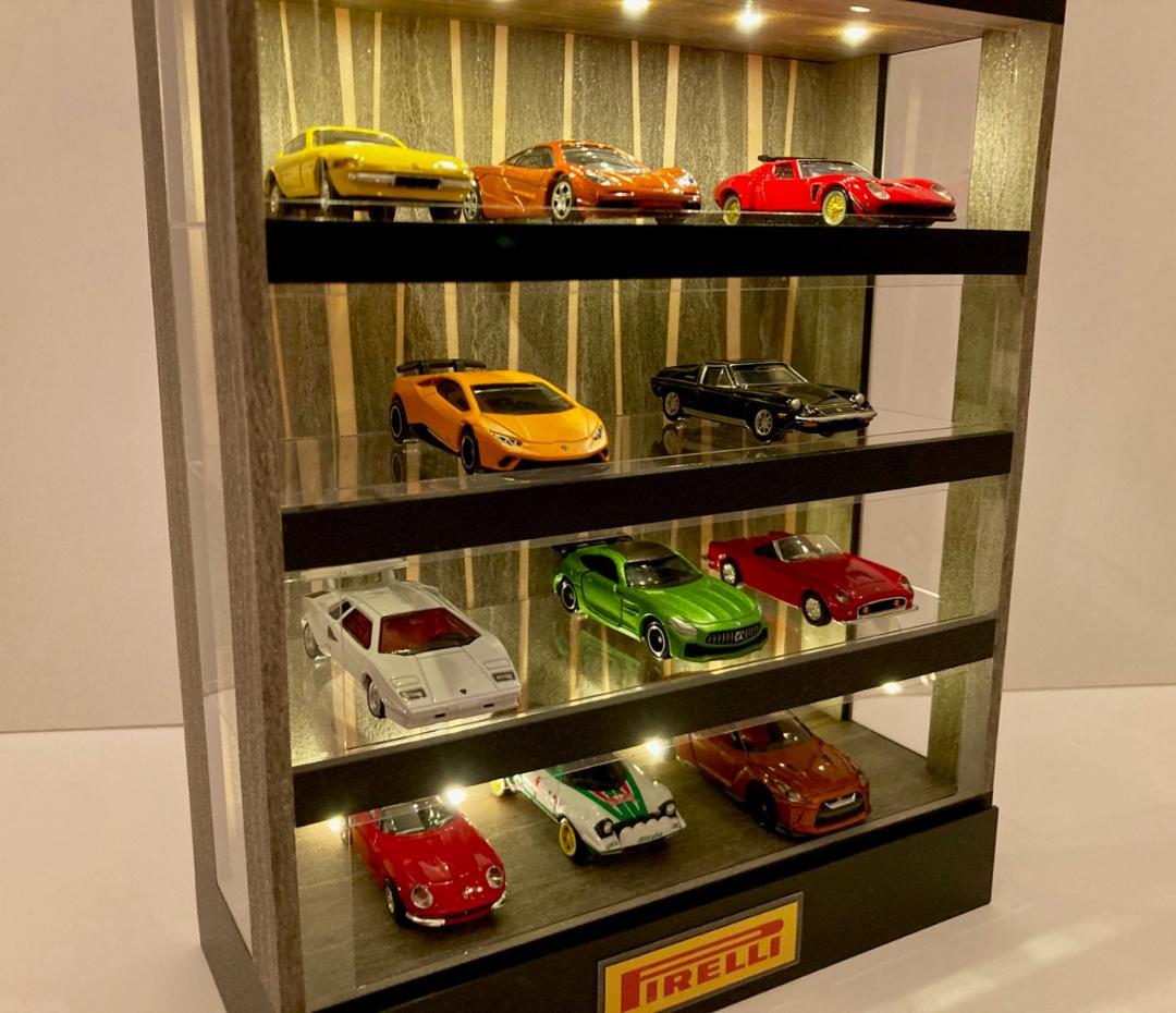 1/43仕様・リアル樹木付LW・2層式ディスプレーBOX /LED付ネオジオラマ 1/64展示20台・砂岩&BK・4層式ディスプレーBOX/スタイリッシュ