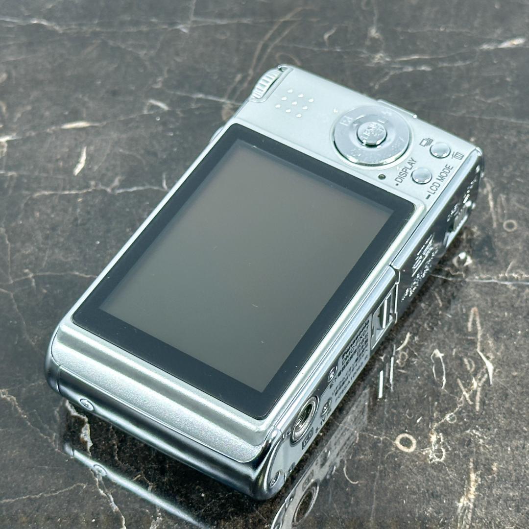 Panasonic LUMIX DMC-FX07 シルバー