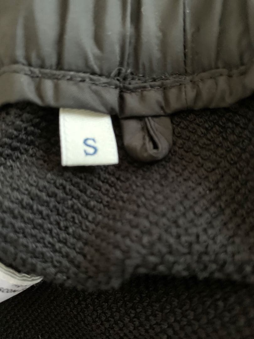 モンクレール MONCLER ワッペン 刻印ベルト付スカート モンクレール MONCLER ワッペン 刻印ベルト付スカート