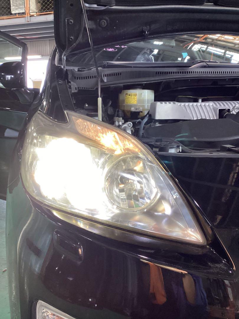 ZVW30 プリウス 右ヘッドライト　LED KOITO47-30