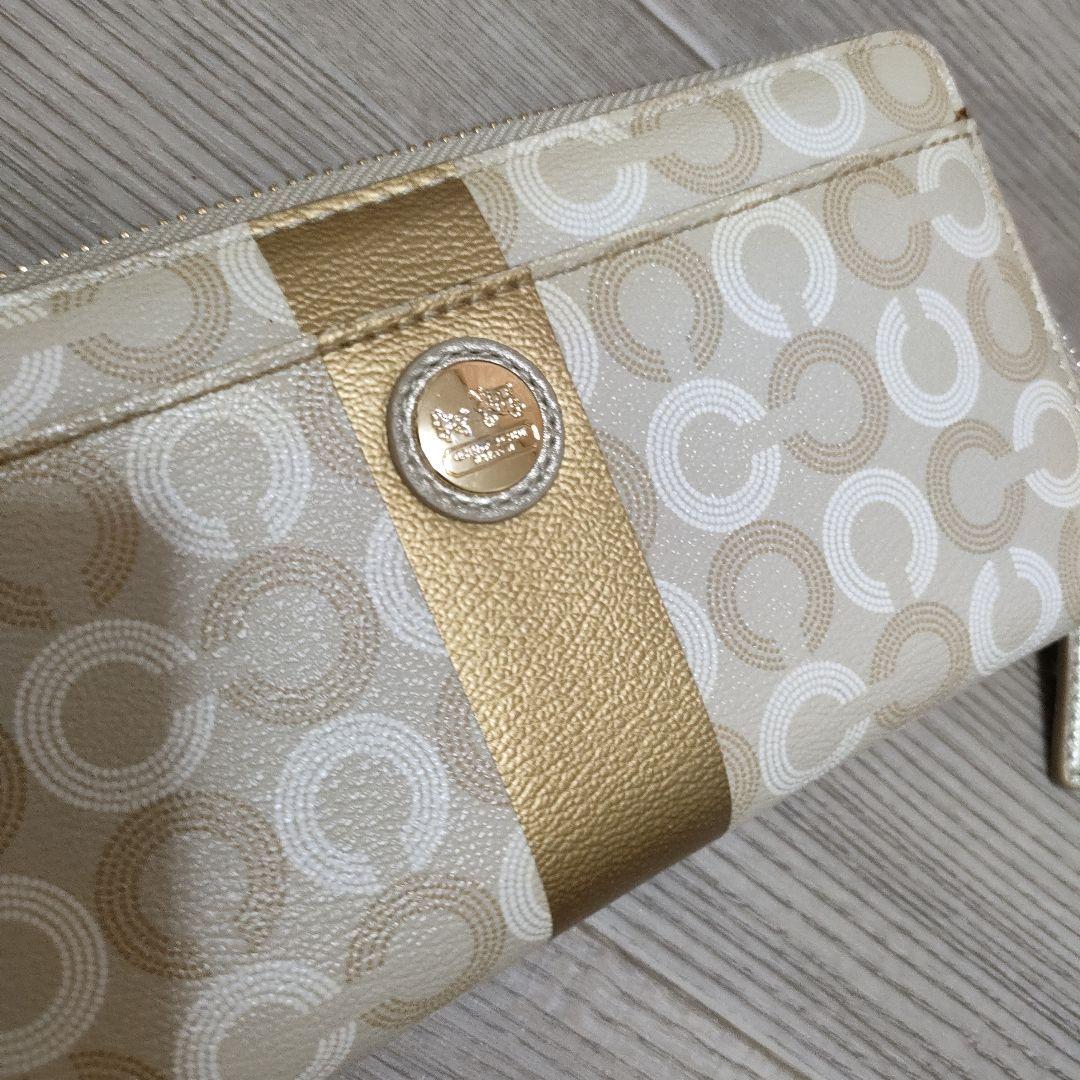 コーチ 長財布ゴールドカラーCOACH♡ ベージュ カード沢山入り