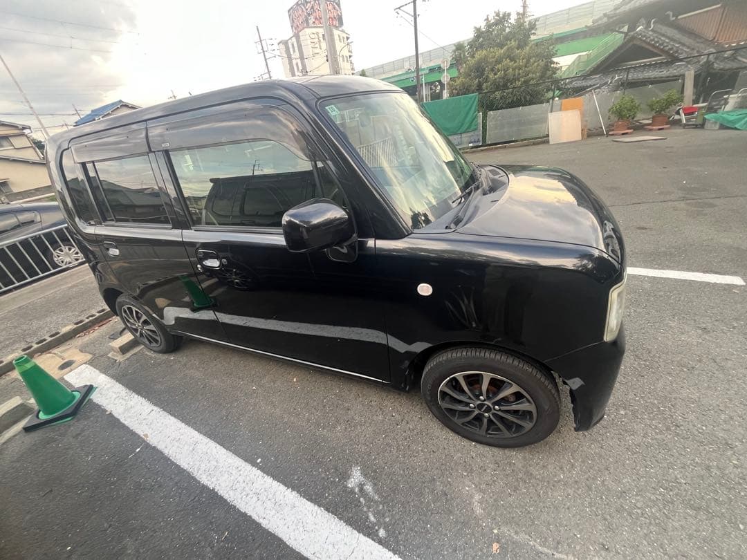 黒い軽自動車
