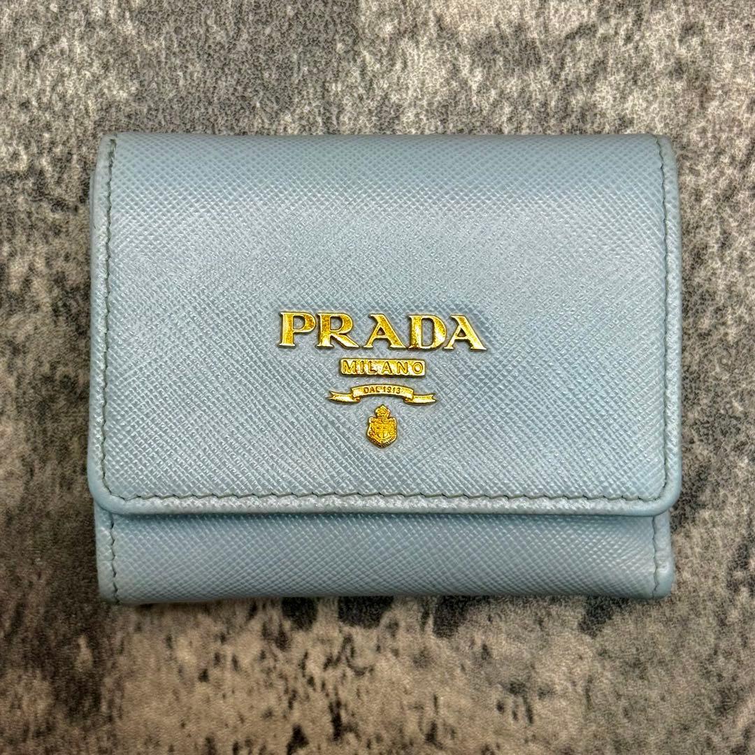 現行 極美品✨プラダ メタルロゴ セレステ サフィアーノ 三つ折り財布 RFID