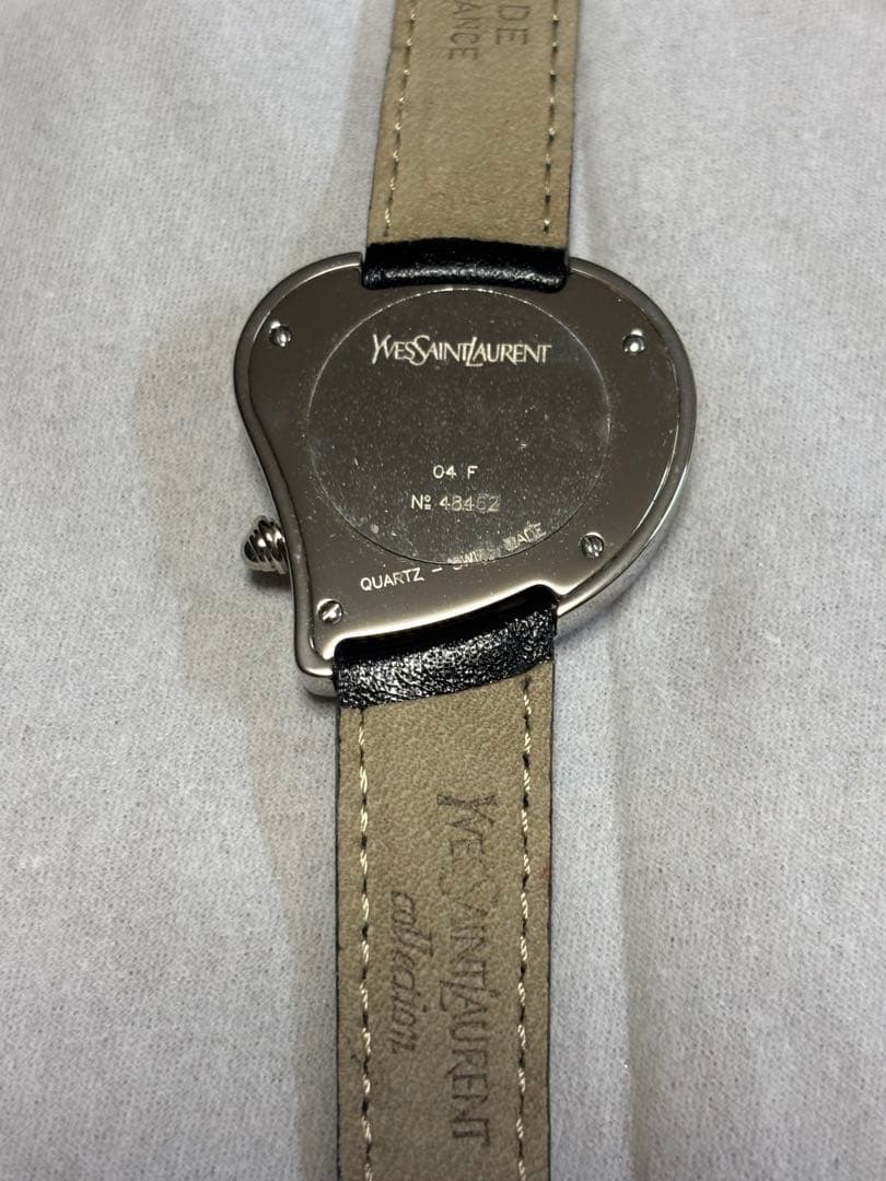 [価格見直】Yves Saint Laurent ハート型腕時計 ギャランティ付 [価格見直】Yves Saint Laurent ハート型腕時計 ギャランティ付