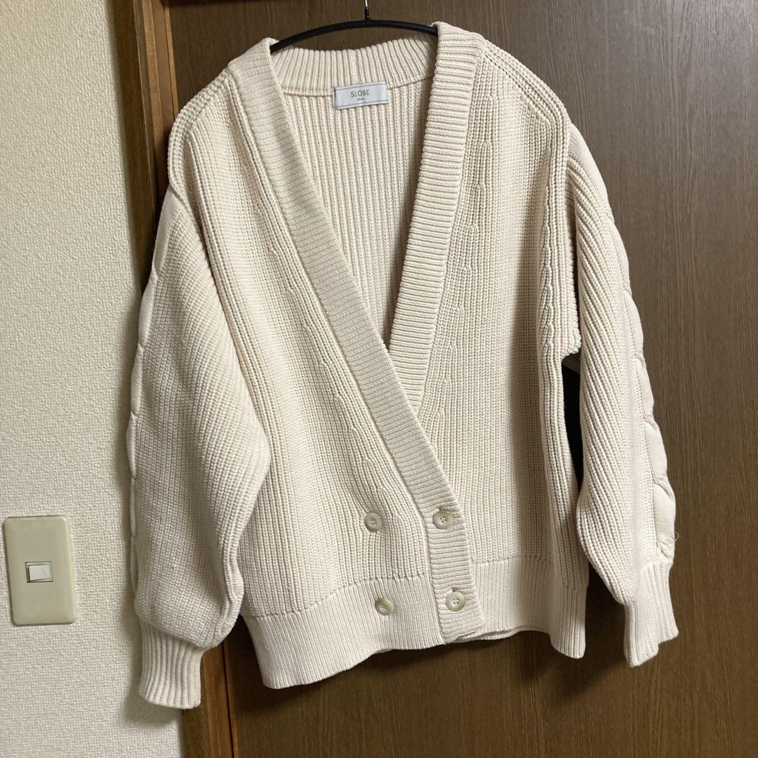 SLOBE IENAアイボリー Vネック カーディガン(写真3.4)参照 6,600円