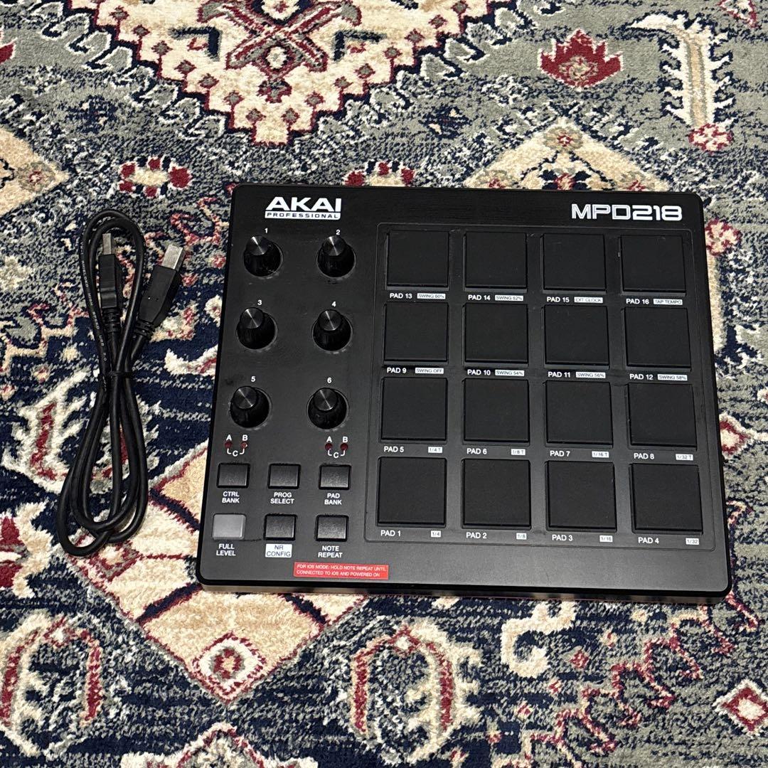 Akai MPD218 USB MIDIコントローラー パッド