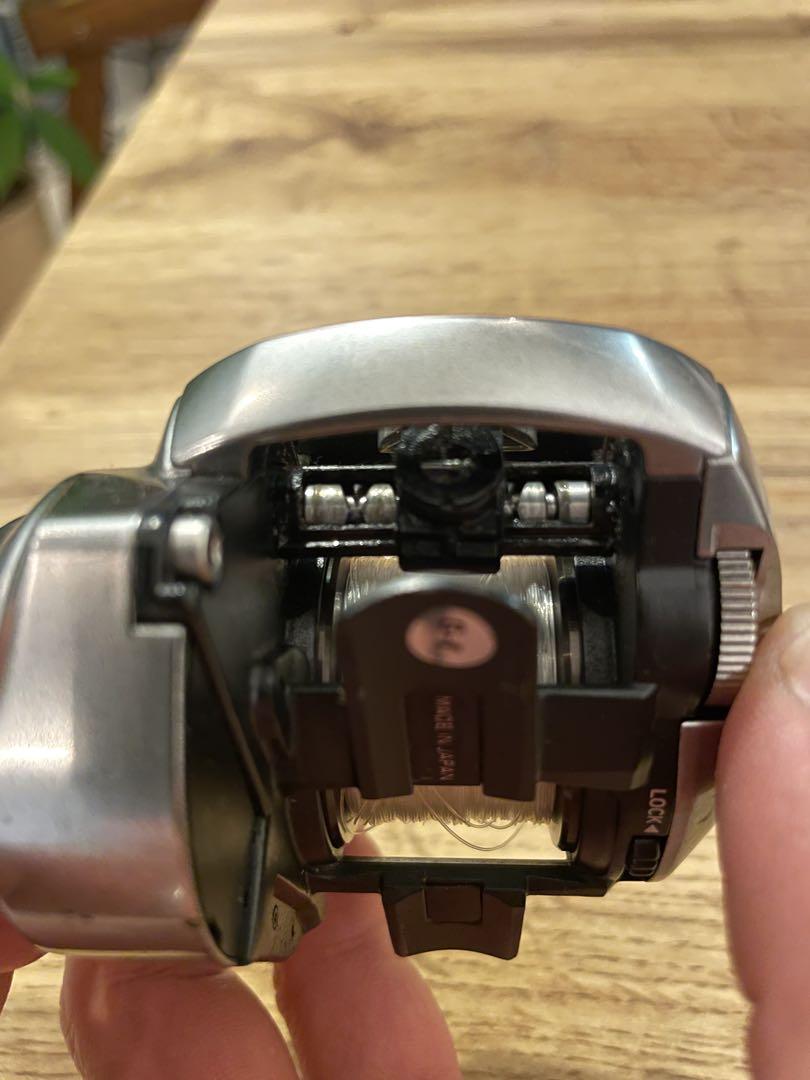 ZILLION SV TW ベイトリール 右巻き シルバー
