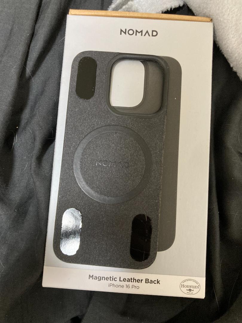 iPhoneアクセサリー NOMAD Magnetic Leather Back iPhone 16Pro