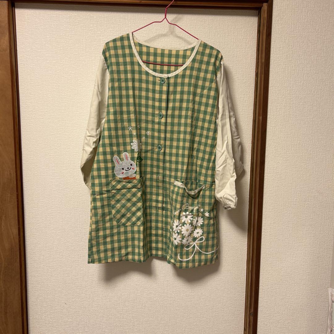 ウサギとクマ刺繍のエプロン 割烹着 - メルカリ