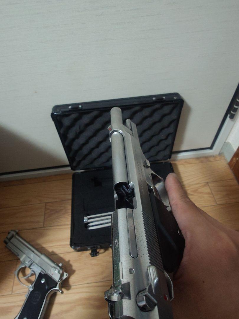 ベレッタ M92F シルバー 予備マガジン/アタッシュケース/おまけ付き