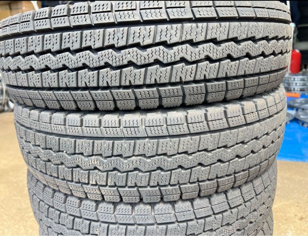 ⑤ダンロップ145/80r12 80/78N LT中古スタッドレス4本セット