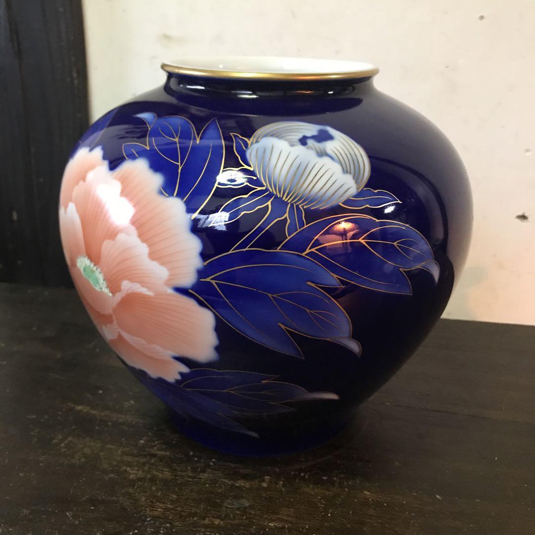 美品　陶器　深川製磁　牡丹　金彩　藍　牡丹の絵柄が迫力あり美しい　フラワーベース