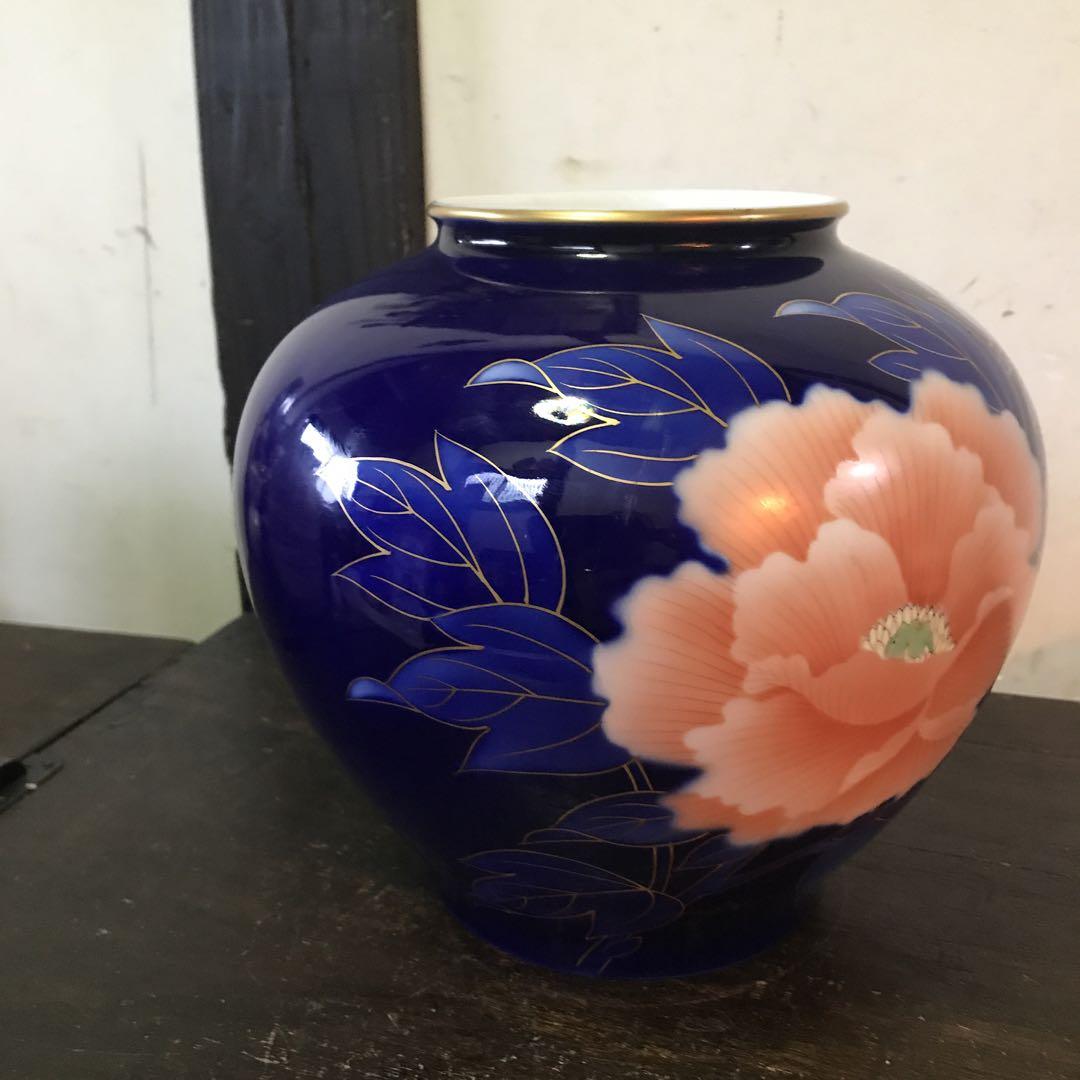 美品　陶器　深川製磁　牡丹　金彩　藍　牡丹の絵柄が迫力あり美しい　フラワーベース