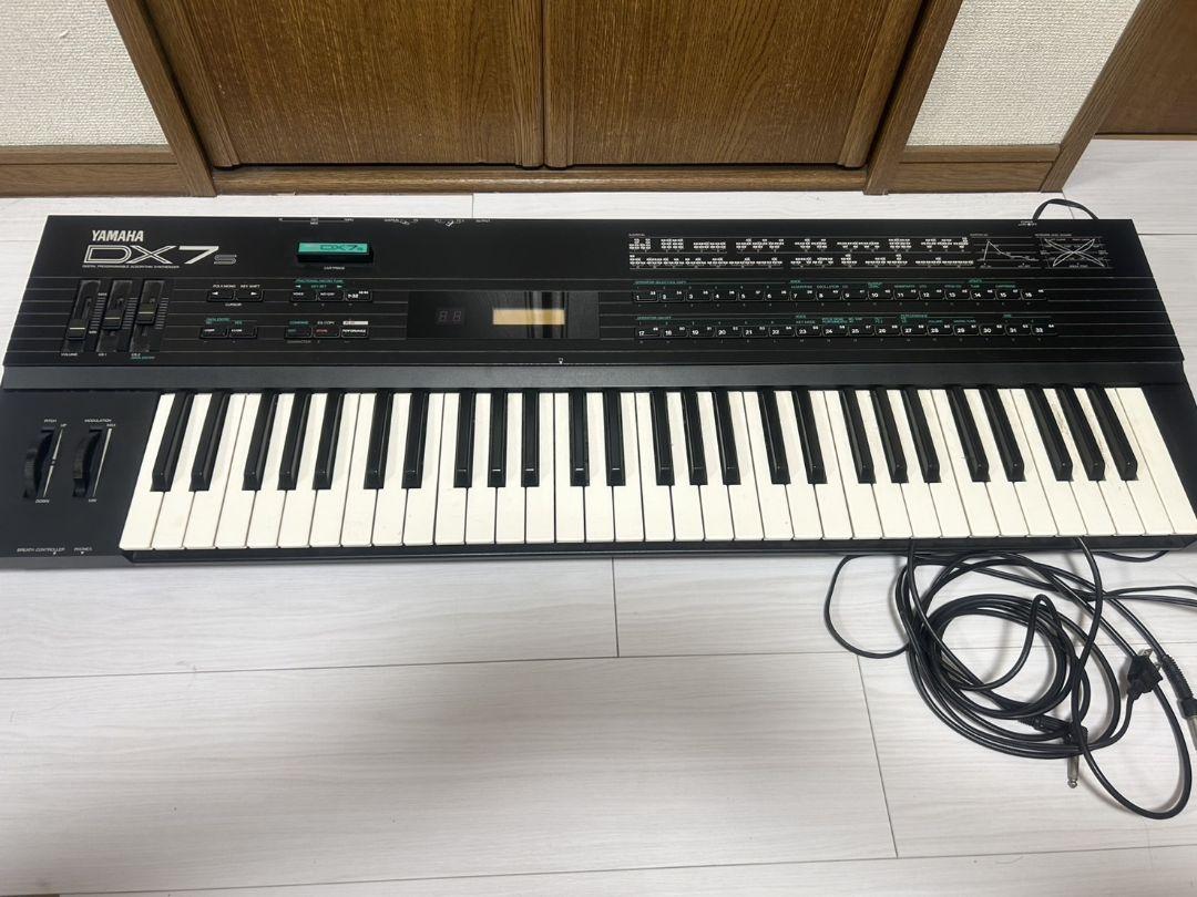 YAMAHA DX7s シンセサイザー