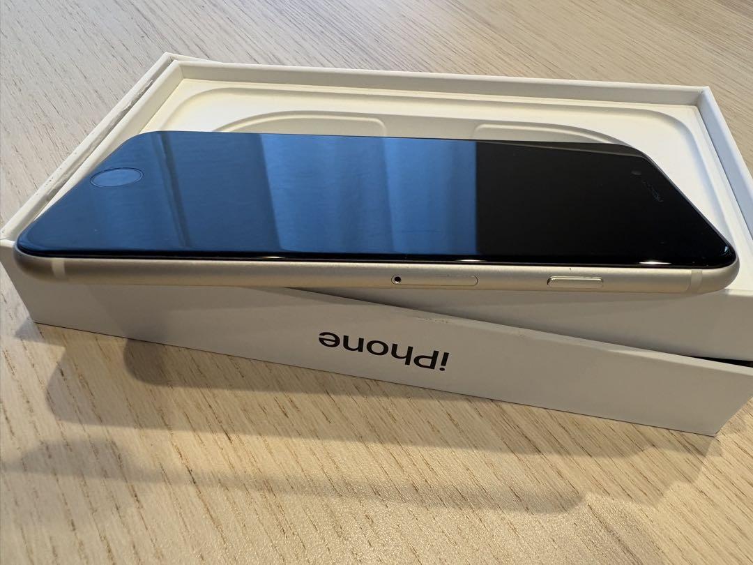 iPhoneSE3 256Gホワイト【美品・電池83%】SIMフリー iPhoneSE3 256Gホワイト【美品・電池83%】SIMフリー