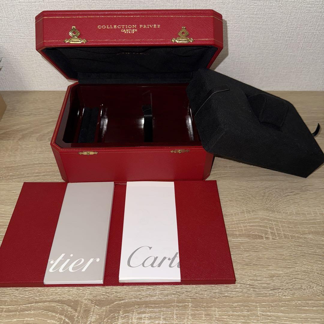 空き箱のみです。 Cartier コレクション プリヴェ 赤 収納ボックス