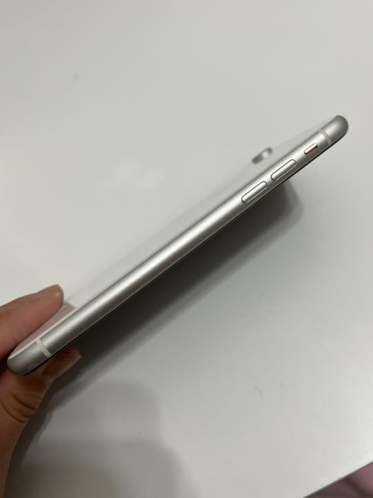 iPhone XR White 64 GB SIMフリー