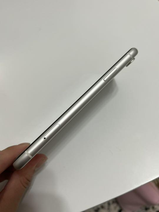 iPhone XR White 64 GB SIMフリー
