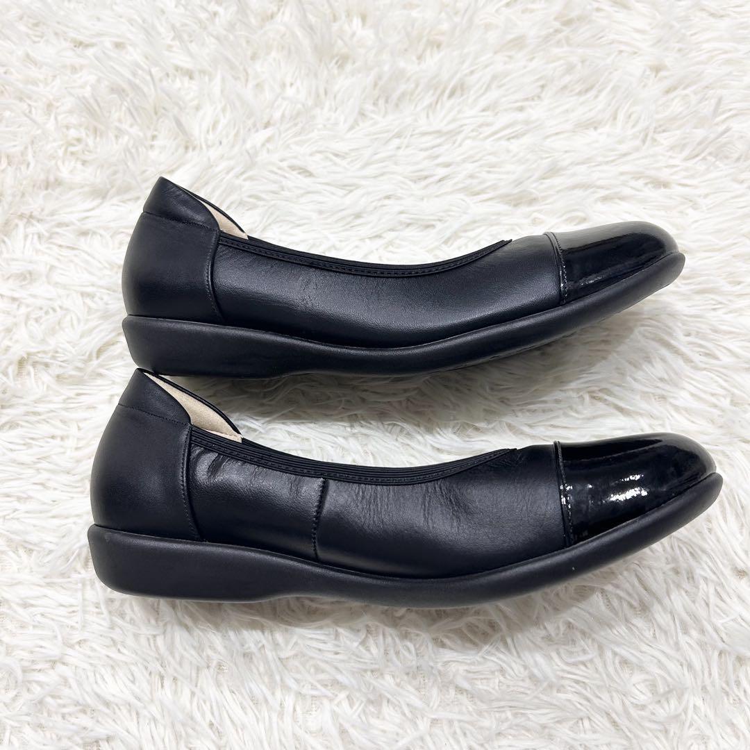 美品✨ミスキョウコ＊軽量 エナメル コンビ フラットシューズ 23.5㎝ 4E
