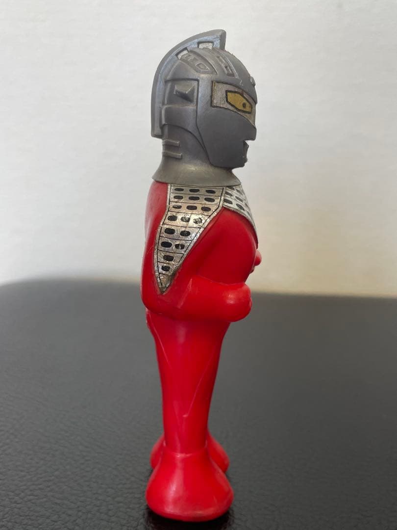 ◆ ウルトラセブンの菓子容器目立った傷や汚れなし