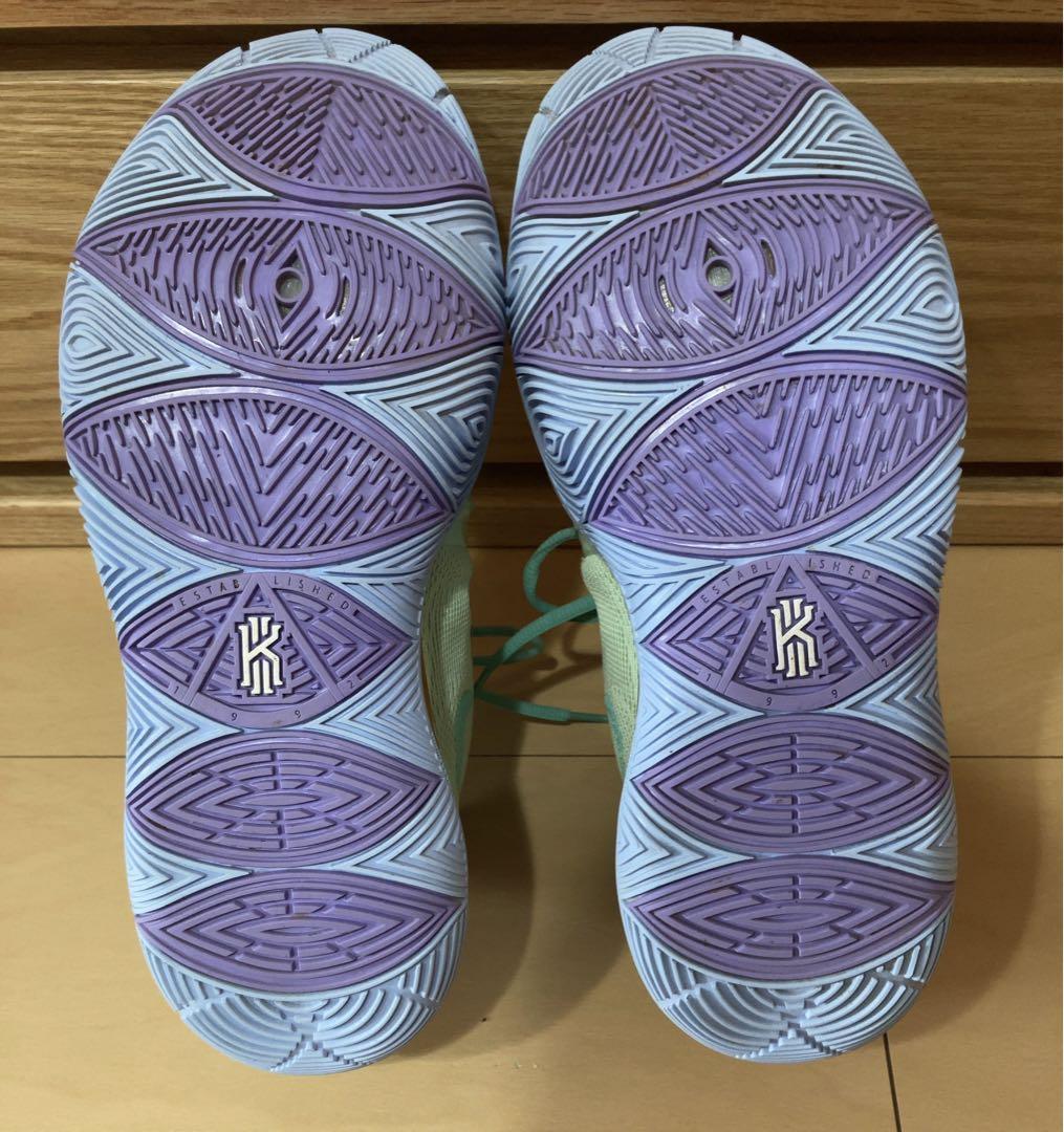 NIKE カイリー 5 スポンジボブ イカルド