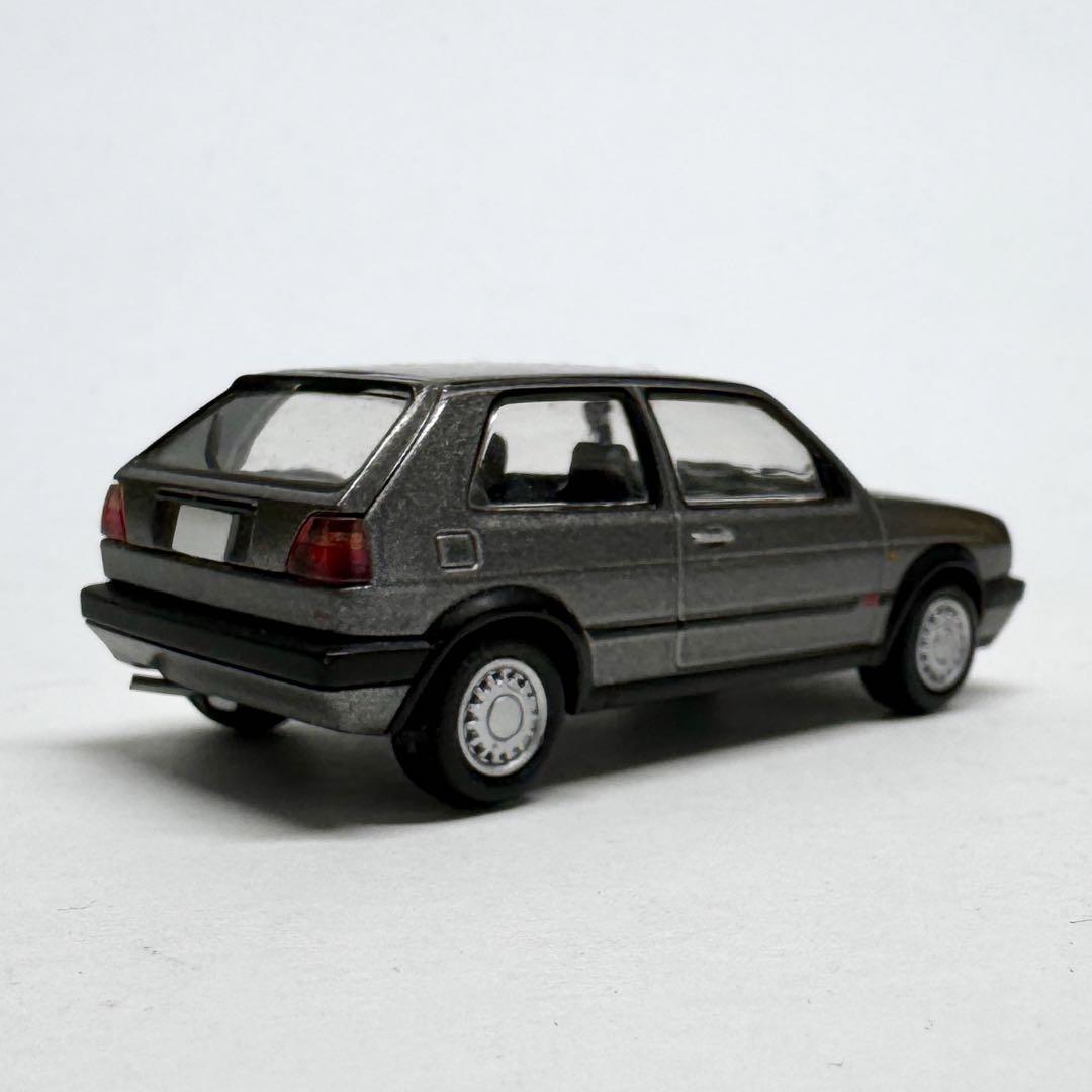 トミカリミテッドヴィンテージNEO 1/64 VW ゴルフ