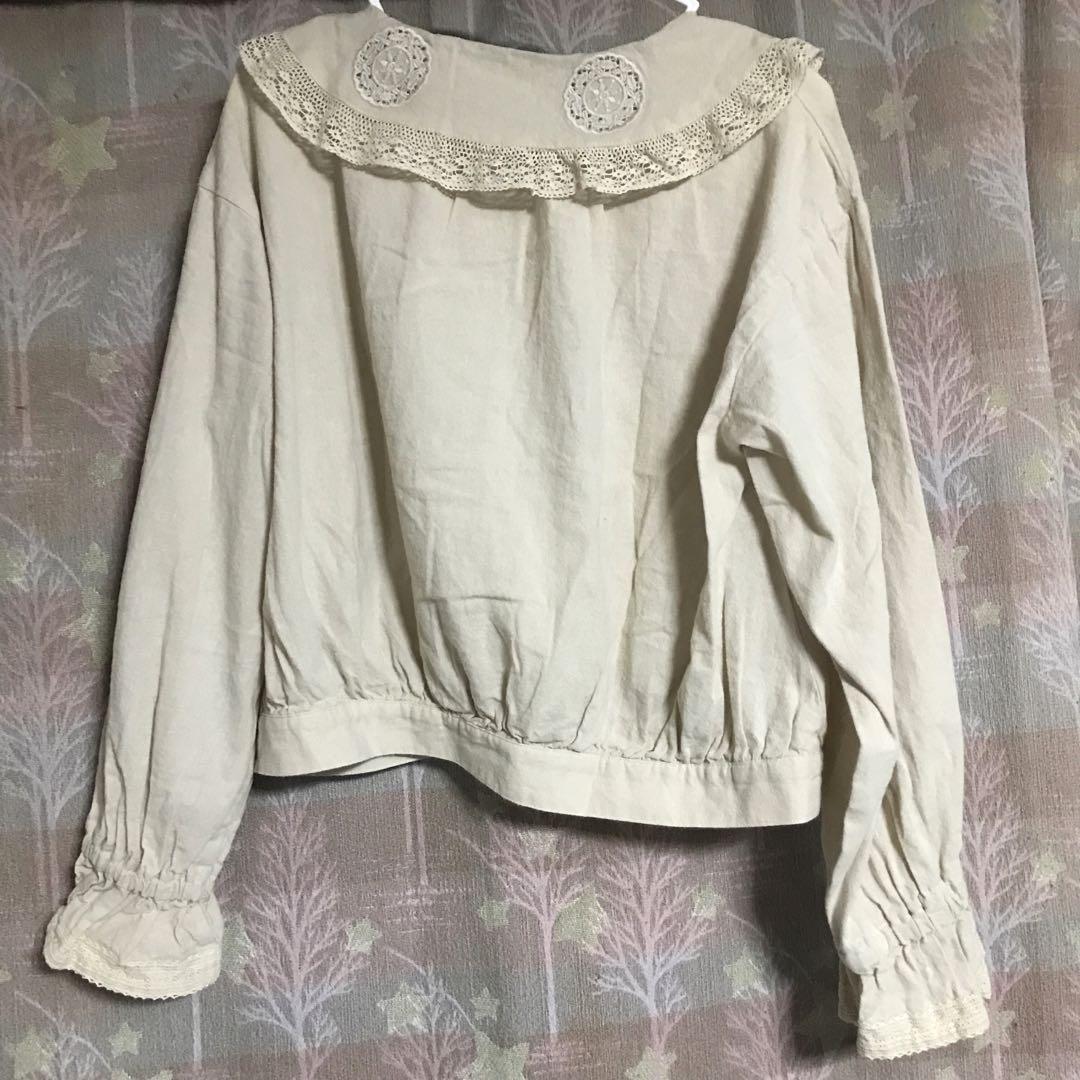 新品SM2お皿モチーフ刺繍ブラウス生成